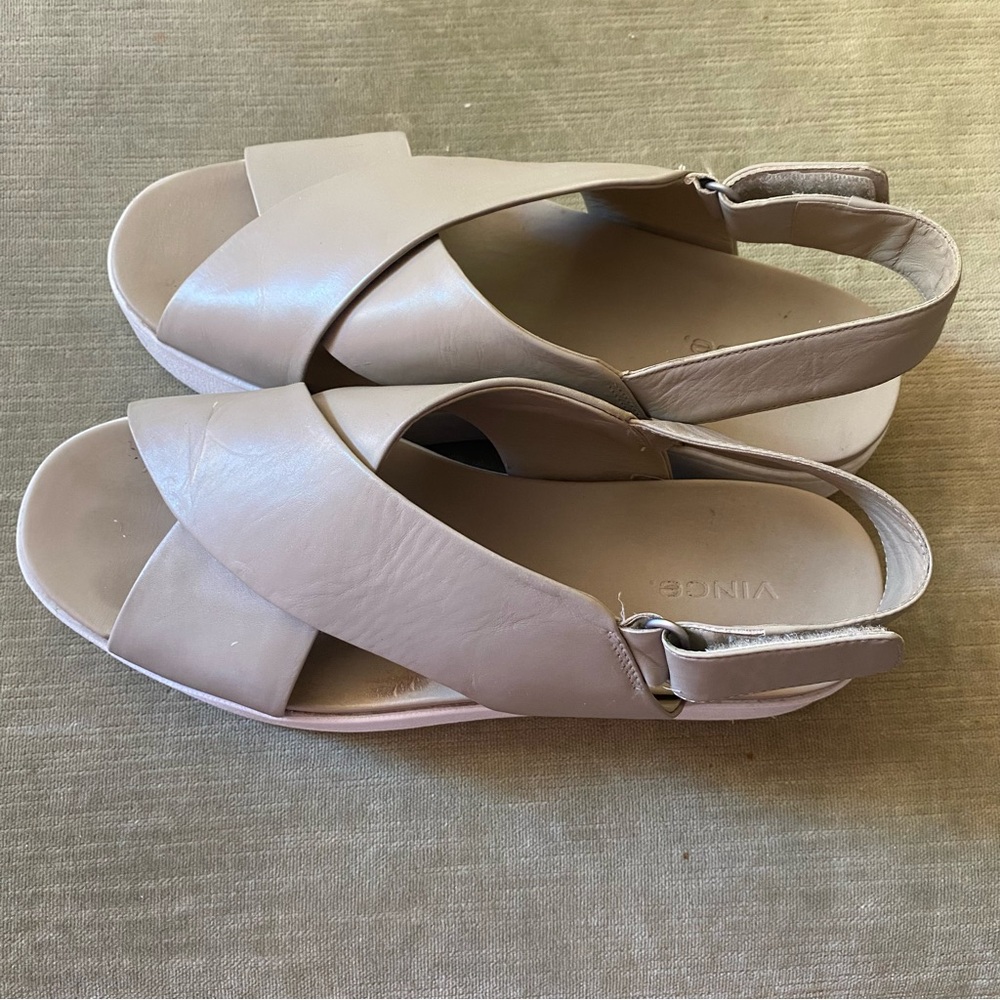 Vince 8.5 to 9 taupe leather chunky sandals